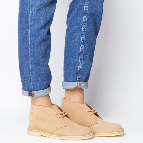 Clarks Desert Boot Light Tan - Picture 1 of 6